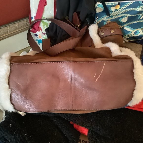 Fossil. Authentic Suede Tote Bag w/Faux Fur Trim - Picture 12 of 14